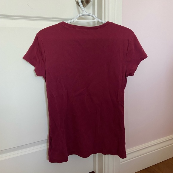 ✨2 FOR $20 TOMMY HILFIGER T-SHIRTS✨ - Picture 5 of 6